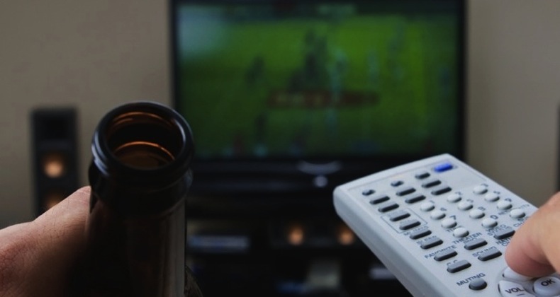 relax with beer in front of tv