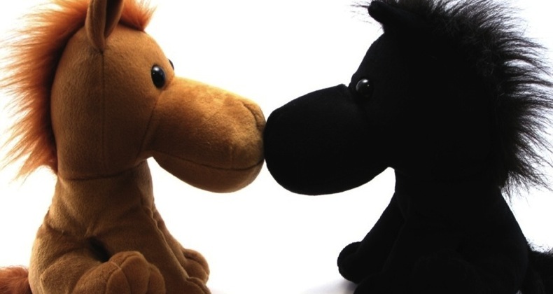 joomla and drupal kissing